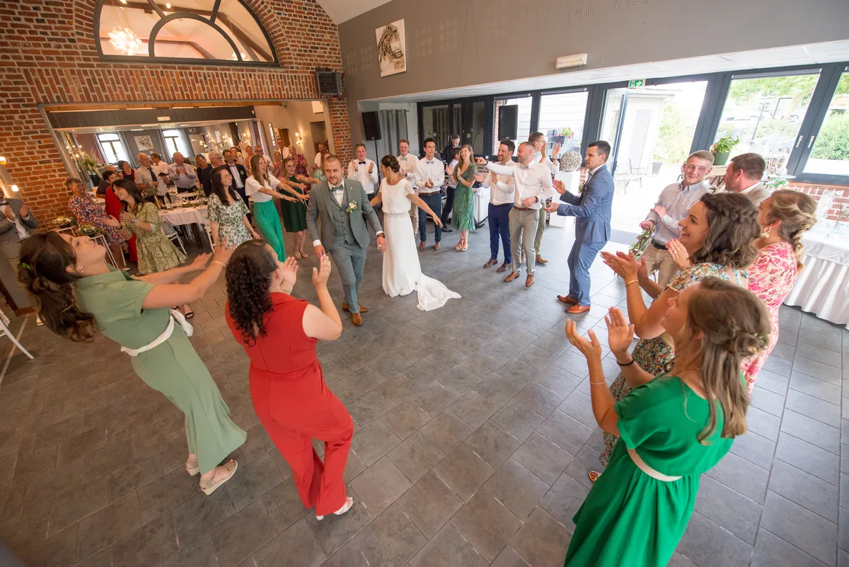 Soirée de mariage, danse et fête